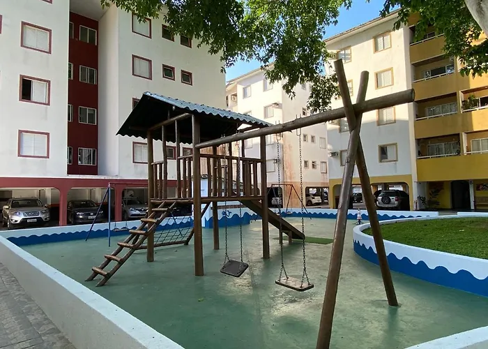 Ap Com Piscina, Churrasqueiras, Ar Condicionado, Ate 08 Adultos