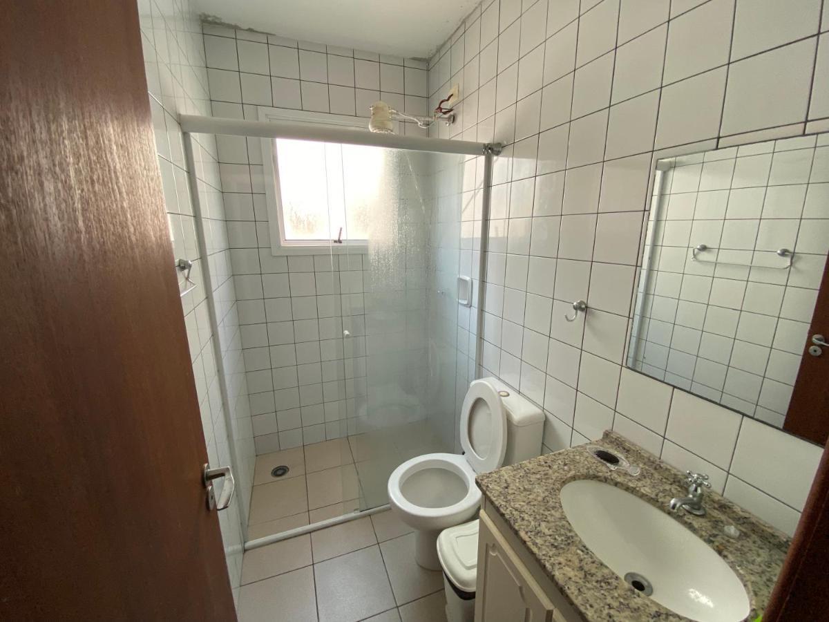 Ap Com Piscina, Churrasqueiras, Ar Condicionado, Ate 08 Adultos